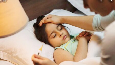 জ্বর নিয়ে সচেতন থাকুন