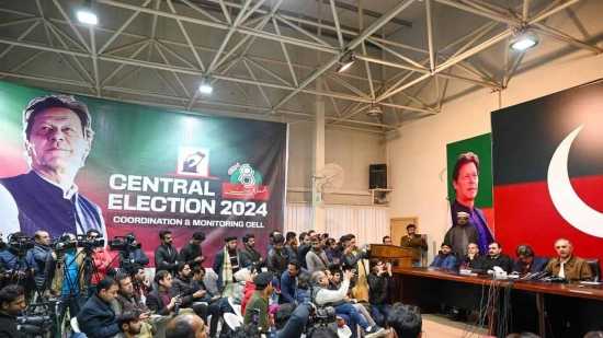 ইমরানের দল