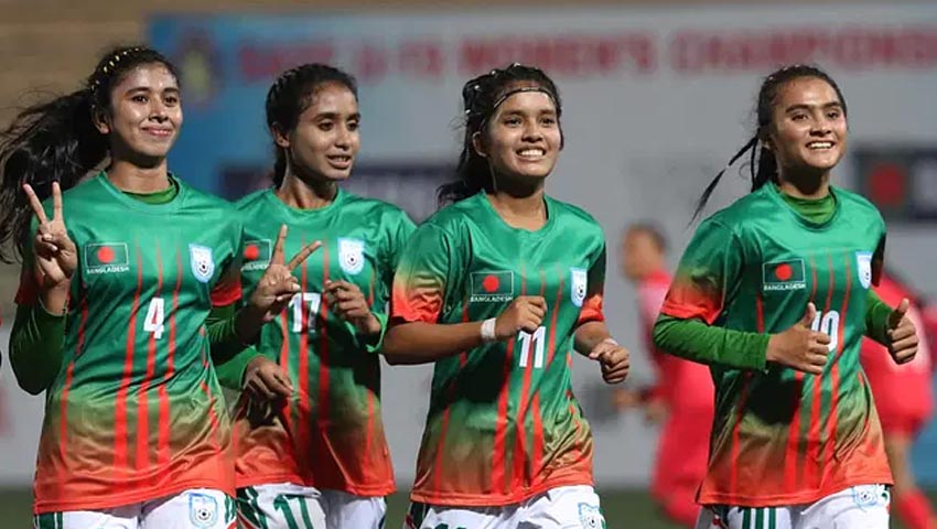 প্রথম ম্যাচেই