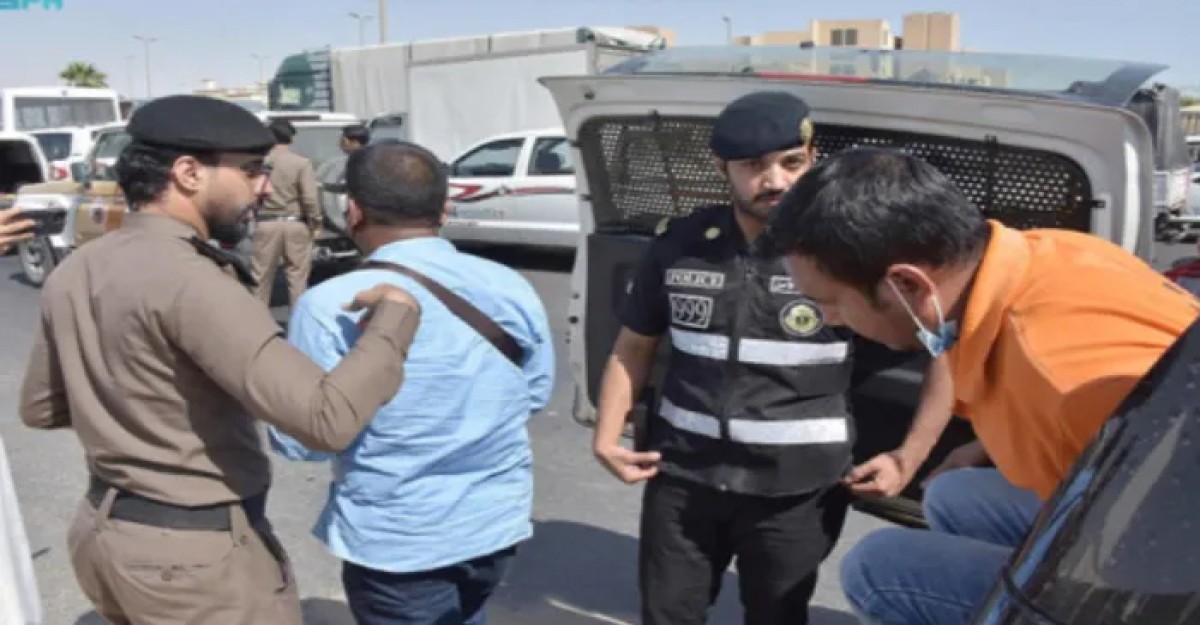 প্রবাসী আটক