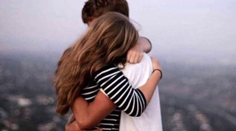 প্রেম করছেন