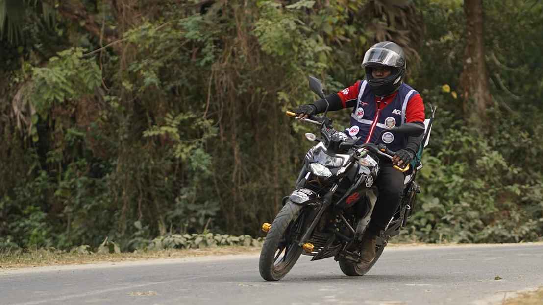 বাইক চালানো