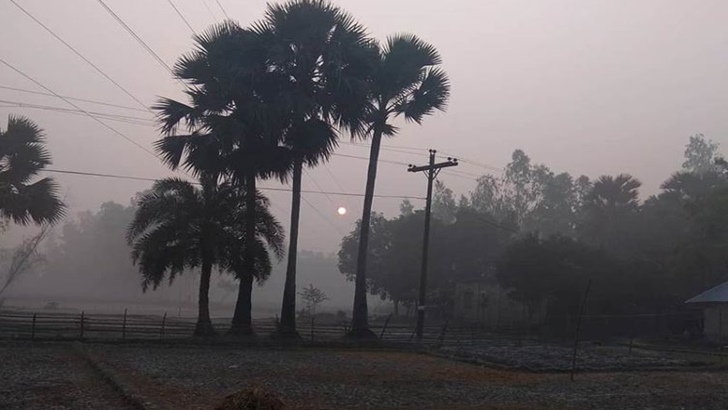 রাতে বাড়তে