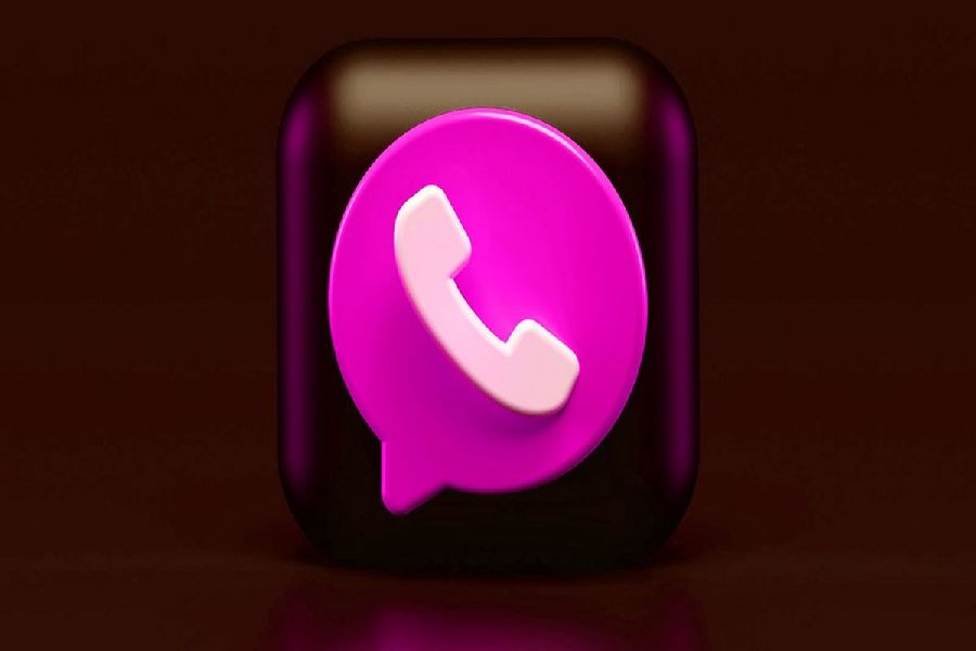 গোলাপি হোয়াটসঅ্যাপ