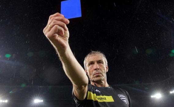 ফুটবলে নীল কার্ড