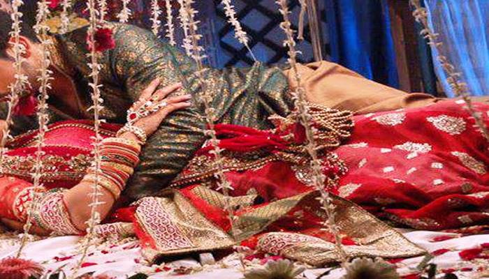 বাসর রাতে