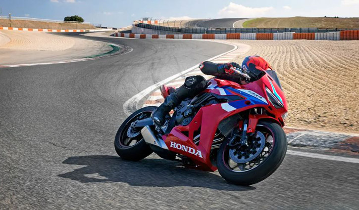 বাইকে প্লাস্টিক ব্যবহার