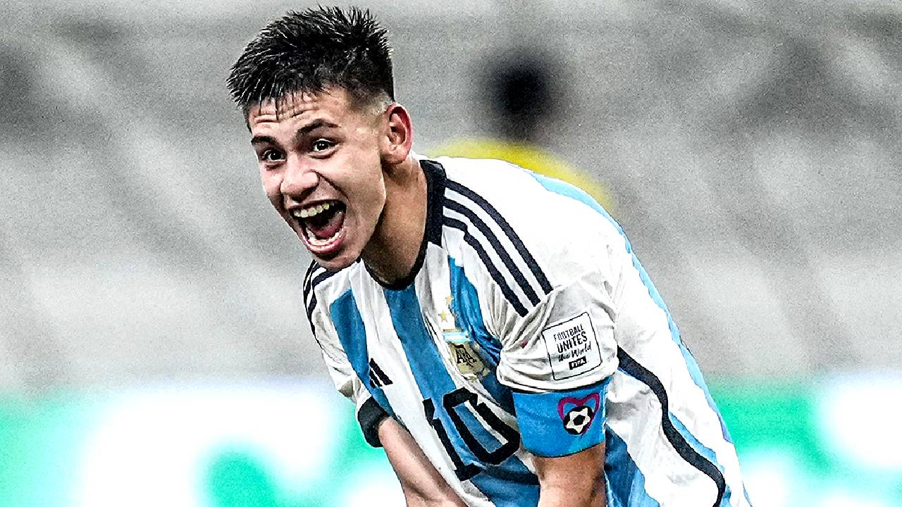 নতুন মেসিকে উড়িয়ে আনছে ম্যানসিটি