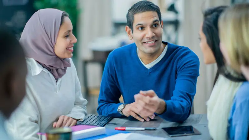 সহকর্মীদের কাছ থেকে সম্মান