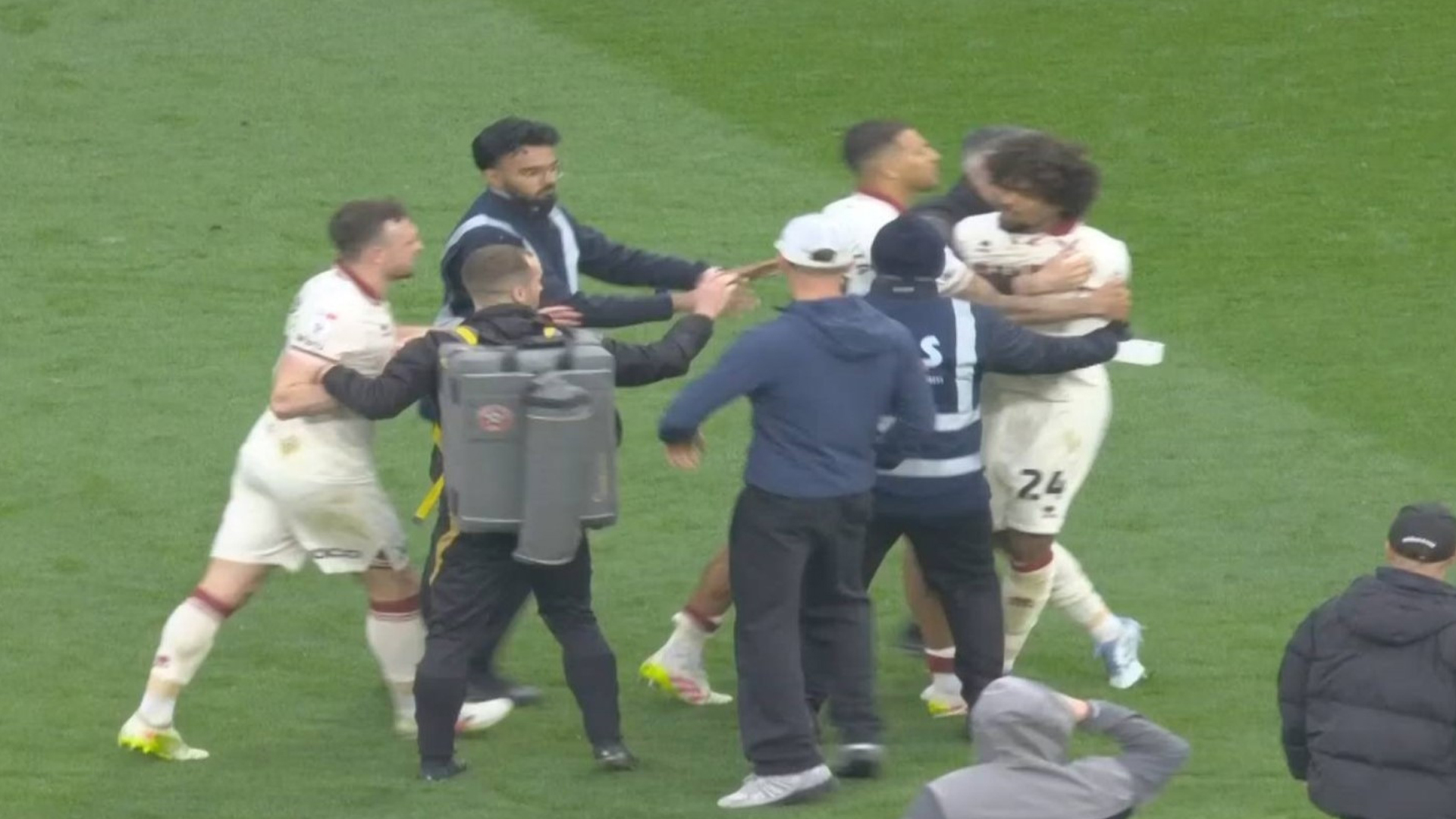 হামজা - বার্নলি সমর্থক